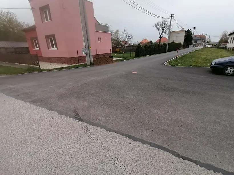 Rekonštrukcia cesty a mosta — dokončená stavba, nový povrch a mostný objekt (11/11)