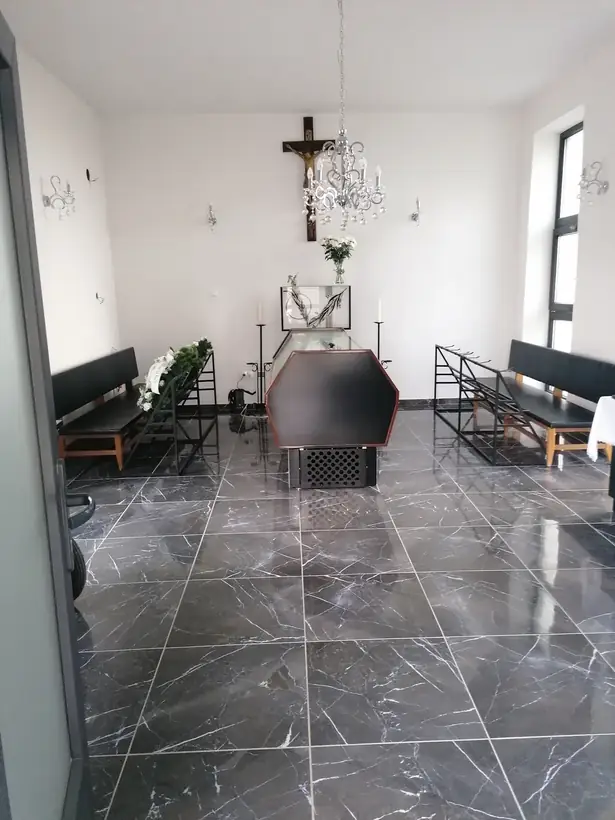 Dom smútku Livinské Opatovce — začiatok prác, rekonštrukcia (1/3)