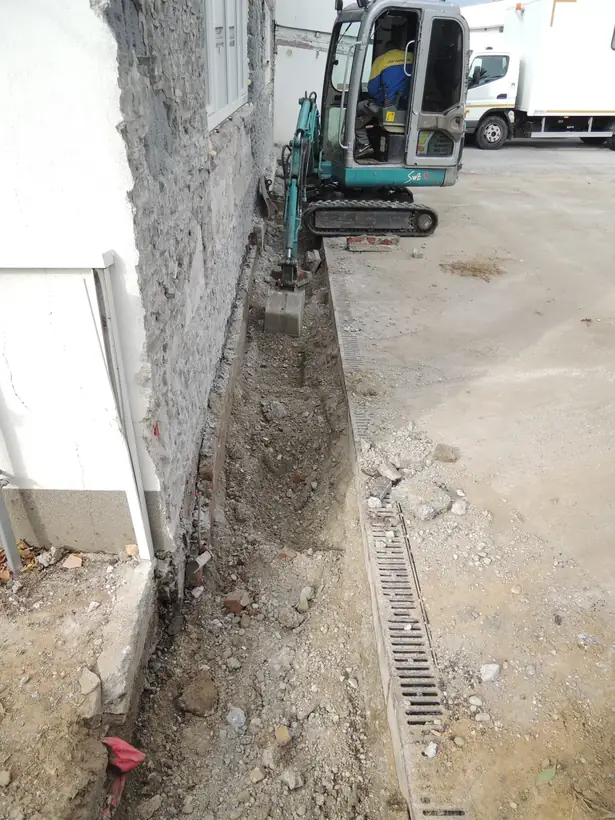Sanácia a zateplenie fasády, Nitra — dokončovacie práce, pavilónový objekt (7/9)