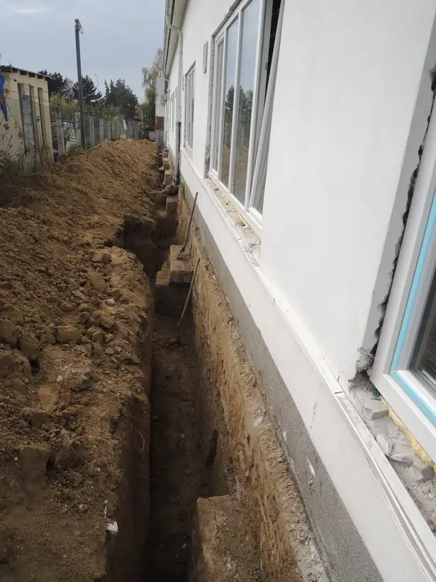 Sanácia a zateplenie fasády, Nitra — dokončená stavba, pavilónový objekt (8/9)