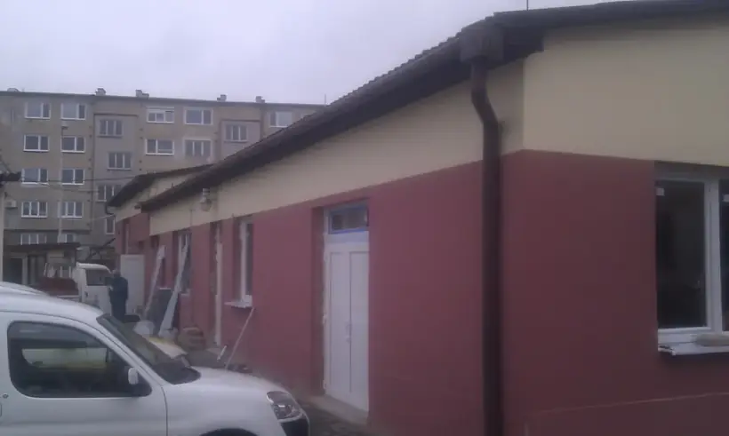 Zateplenie fasády, Piešťany — priebeh výstavby, dvorná budova (3/14)