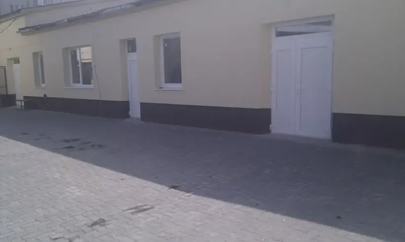 Zateplenie fasády, Piešťany — dokončovacie práce, dvorná budova (10/14)