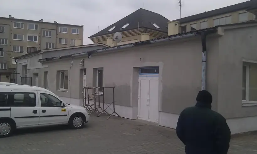 Zateplenie fasády, Piešťany — dokončovacie práce, dvorná budova (11/14)