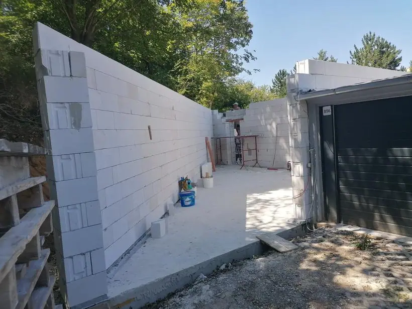 Atypické garáže, Malé Uherce, fotografia 4