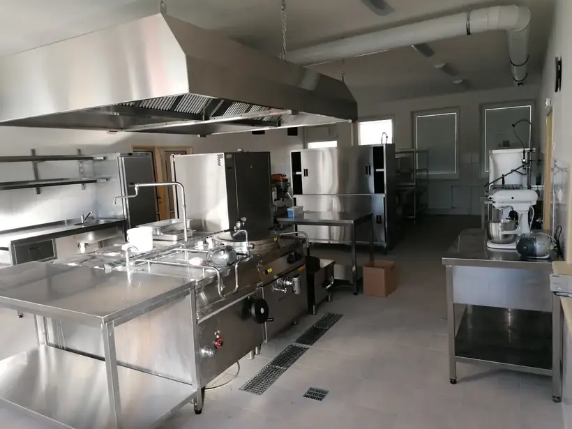 Kuchyňa materskej školy, Topoľčany — dokončovacie práce, rekonštrukcia vývarovne (16/22)
