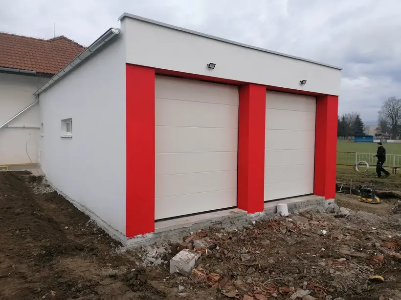Požiarna zbrojnica Malé Bielice — dokončená stavba, prístavba a dokončenie (11/13)
