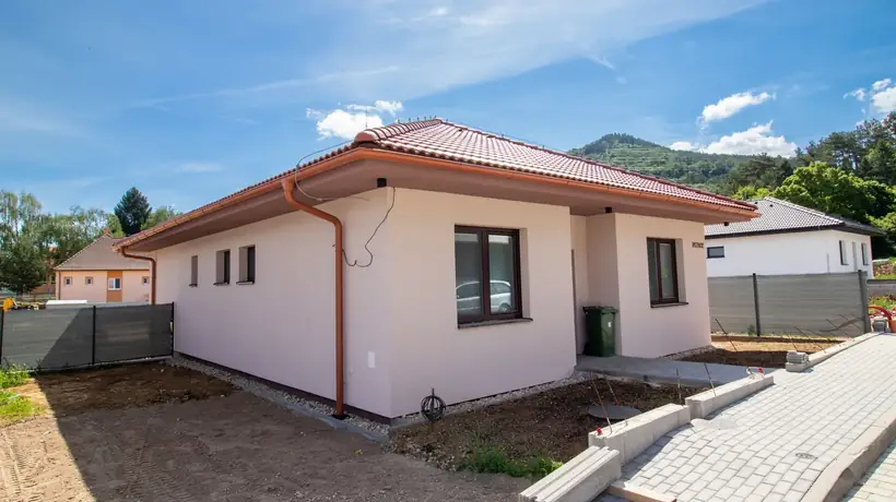 Rodinný dom B1, Malé Uherce — dokončená stavba, novostavba (13/13)