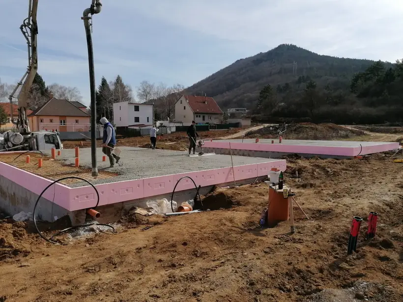Rodinný dom B2, Malé Uherce — začiatok prác, novostavba (2/12)