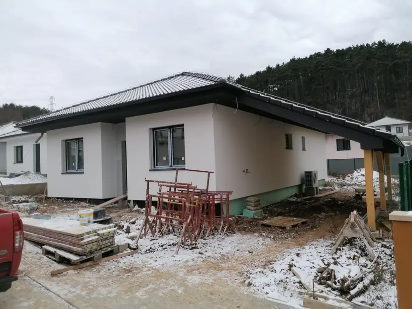 Rodinný dom B7, Malé Uherce — začiatok prác, novostavba na kľúč (1/12)