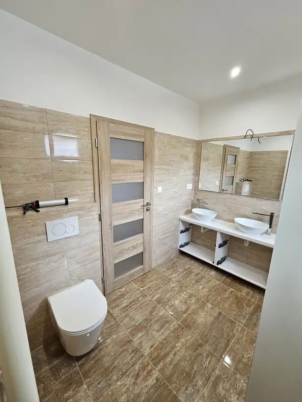 Rodinný dom B7, Malé Uherce — dokončovacie práce, novostavba na kľúč (7/12)