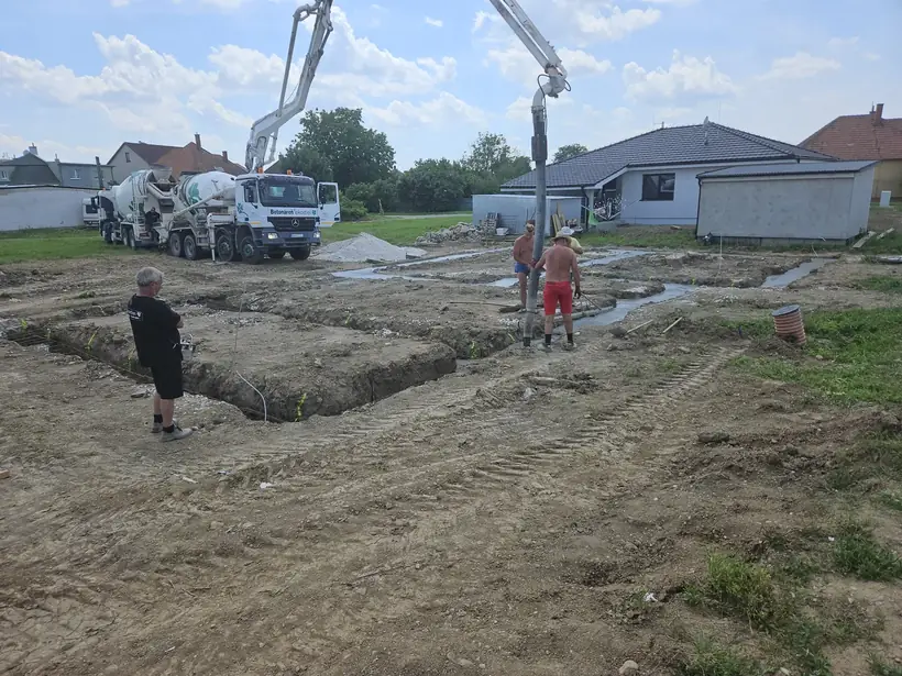 Bungalov Bošany — začiatok prác, novostavba s tepelným čerpadlom (2/16)