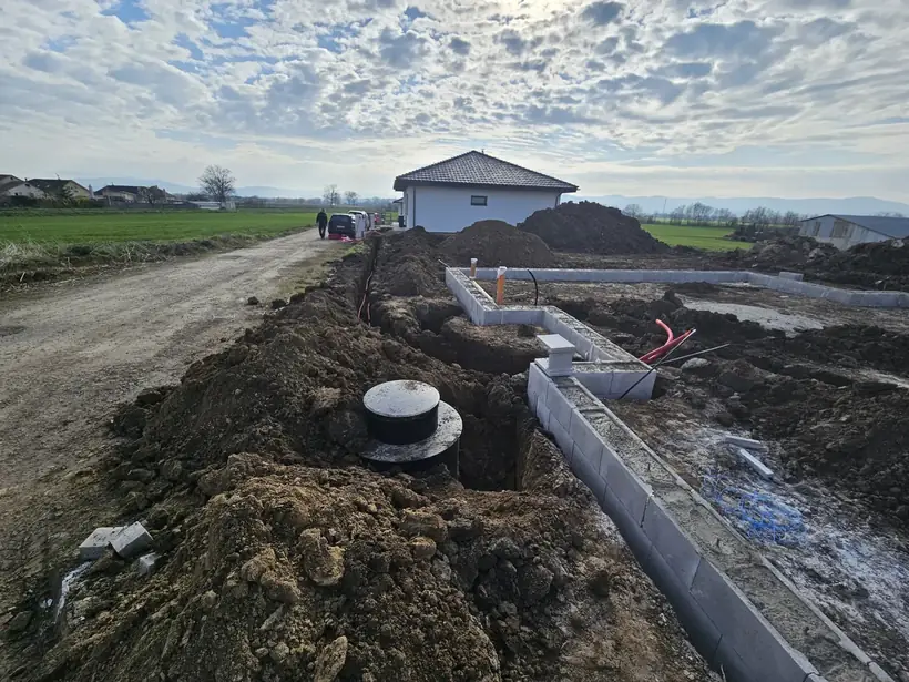 Rodinný dom Chlebany — priebeh výstavby, novostavba bungalovu (2/7)