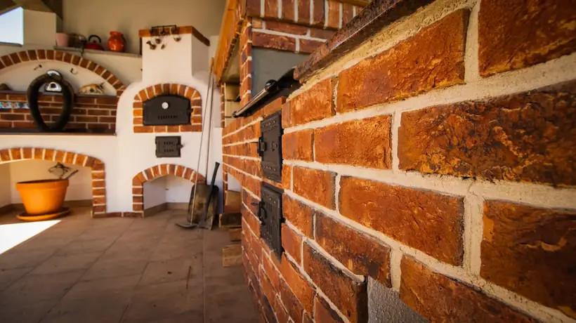 Rodinný dom Livinské Opatovce — dokončovacie práce, novostavba s letnou kuchyňou (10/14)
