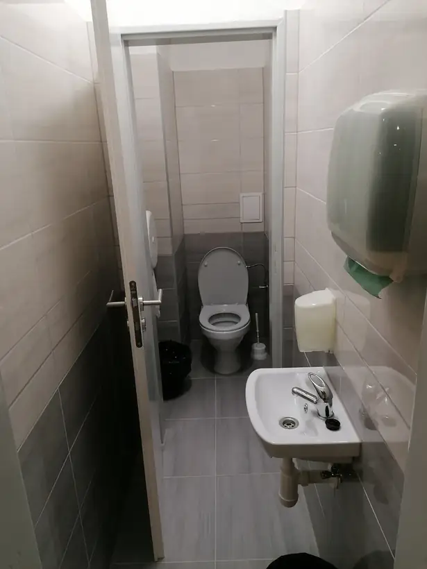 Sociálne zariadenia SKDK, Topoľčany — priebeh výstavby, kompletná rekonštrukcia (3/9)