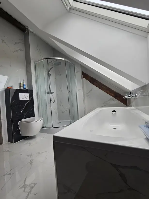 Trojbytový dom Bánovce nad Bebravou — dokončovacie práce, kompletná rekonštrukcia (11/18)