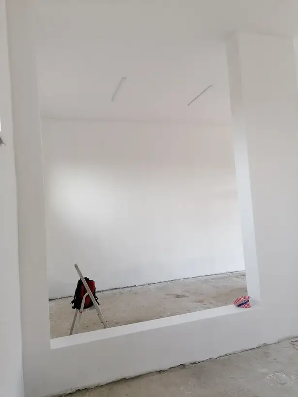 Vyhorená hala Žabokreky nad Nitrou — dokončená stavba, sanácia po požiari (10/10)