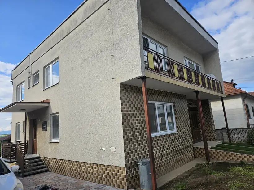 Zateplenie fasády, Bošany — začiatok prác, rodinný dom (2/10)